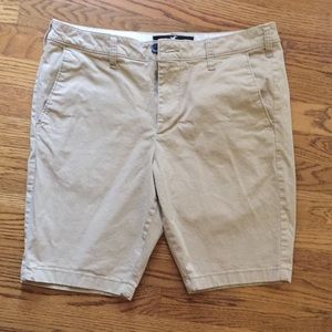 Hollister Khaki Shorts. EUC.